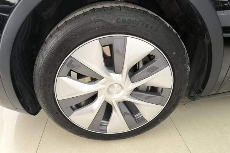 Used Tesla Model Y 2022 Revised Version Rear-Wheel Drive Left Front Wheel Hub