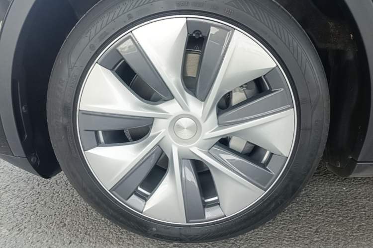 Used Tesla Model Y 2022 Revised Version Rear-Wheel Drive Left Front Wheel Hub