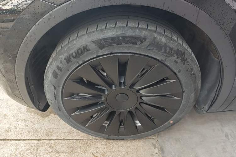 Used Tesla Model Y 2022 Rear-Wheel-Drive Version Left Front Wheel Hub