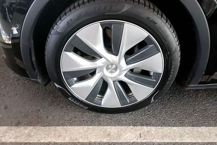 Used Tesla Model Y 2022 Revised Version Rear-Wheel Drive Left Front Wheel Hub