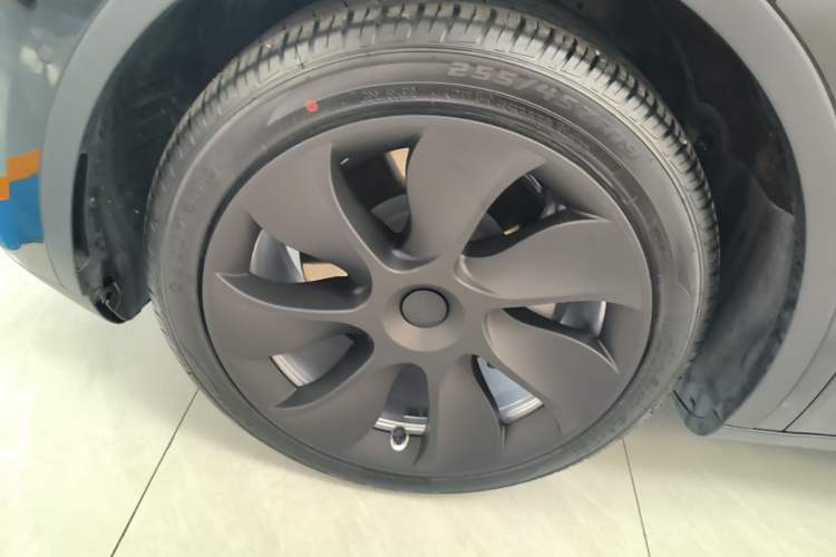 Used Tesla Model Y 2022 Revised Version Rear-Wheel Drive Left Front Wheel Hub