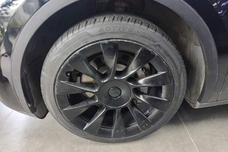 Used Tesla Model Y 2022 Revised Version Rear-Wheel Drive Left Front Wheel Hub