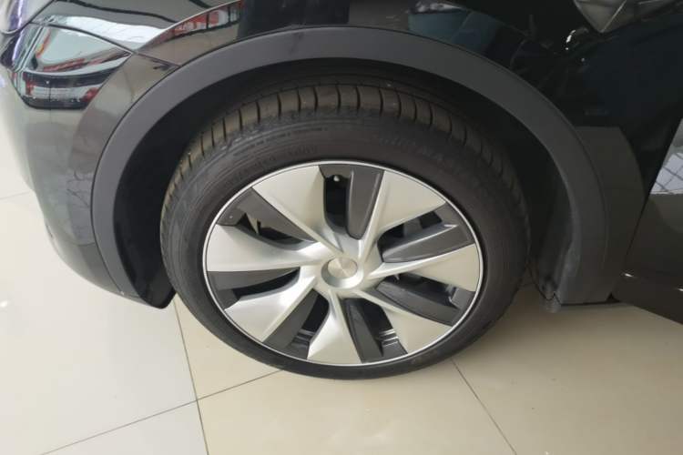 Used Tesla Model Y 2022 Revised Version Long-Range All-Wheel Drive Left Front Wheel Hub
