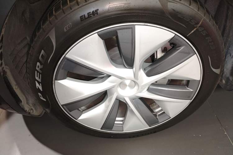 Used Tesla Model Y 2022 Revised Version Rear-Wheel Drive Left Front Wheel Hub