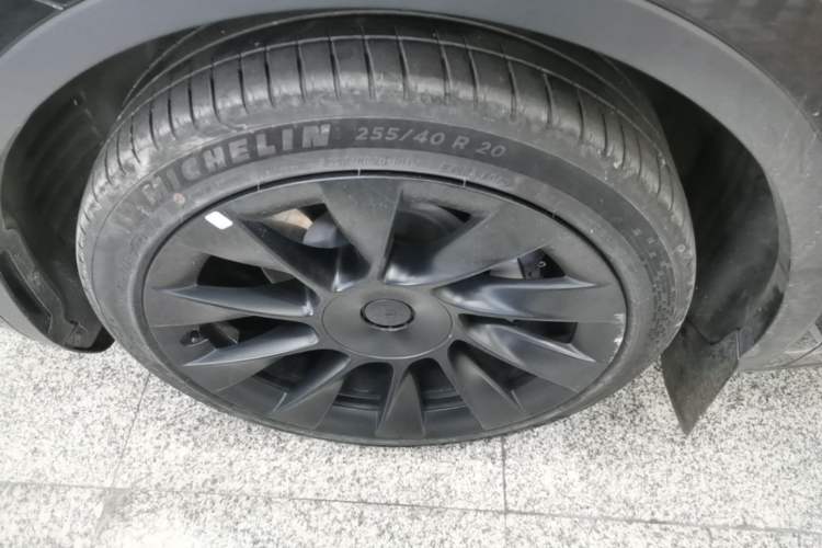 Used Tesla Model Y 2022 Rear-Wheel-Drive Version Left Front Wheel Hub