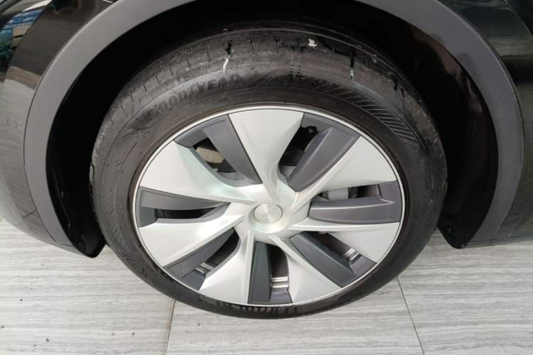 Used Tesla Model Y 2022 Revised Version Rear-Wheel Drive Left Front Wheel Hub