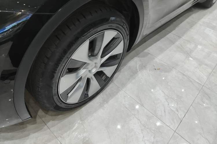 Used Tesla Model Y 2022 Revised Version Rear-Wheel Drive Left Front Wheel Hub