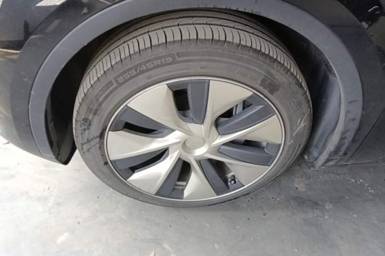 Used Tesla Model Y 2022 Revised Version Rear-Wheel Drive Left Front Wheel Hub