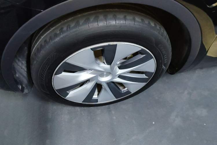 Used Tesla Model Y 2022 Revised Version Rear-Wheel Drive Left Front Wheel Hub