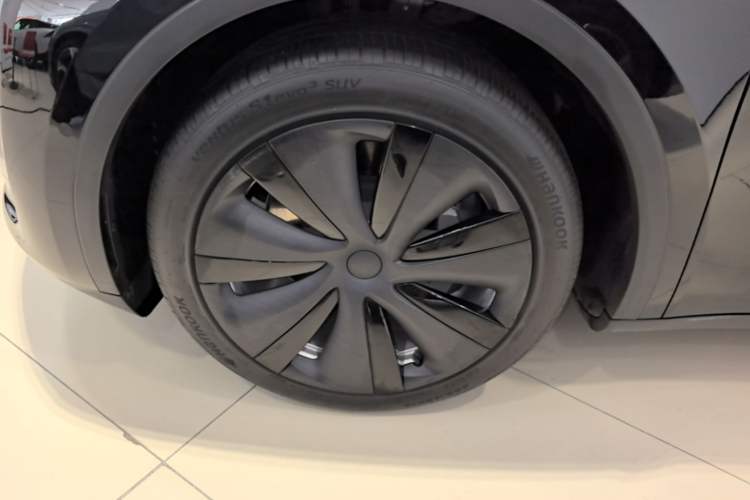 Used Tesla Model Y 2022 Revised Version Long-Range All-Wheel Drive Left Front Wheel Hub