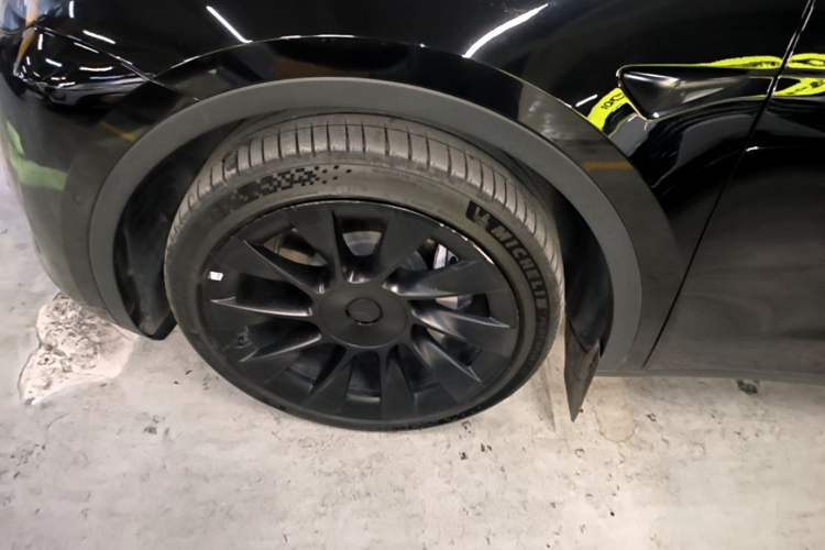 Used Tesla Model Y 2022 Rear-Wheel-Drive Version Left Front Wheel Hub