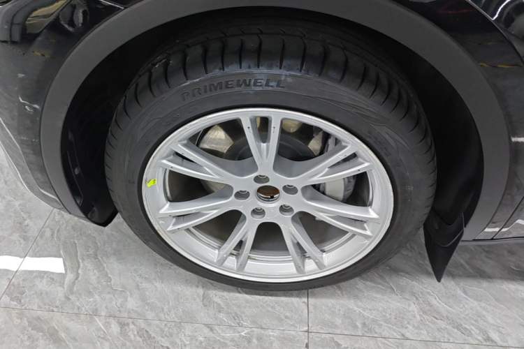 Used Tesla Model Y 2022 Revised Version Rear-Wheel Drive Left Front Wheel Hub