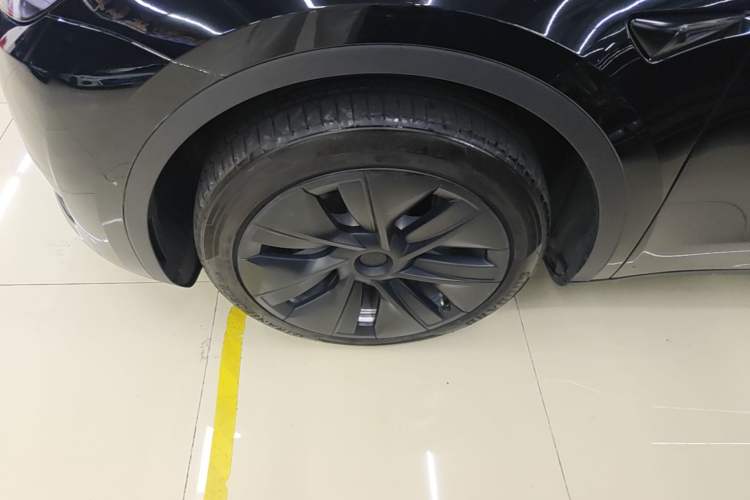 Used Tesla Model Y 2022 Revised Version Rear-Wheel Drive Left Front Wheel Hub