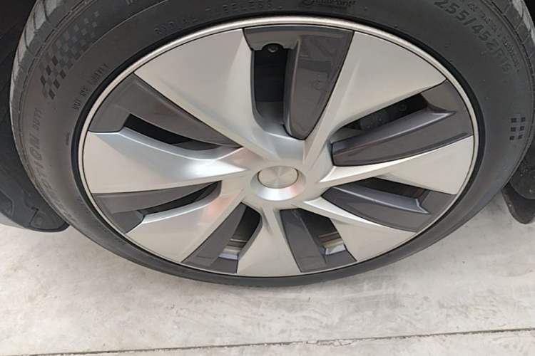 Used Tesla Model Y 2022 Revised Version Rear-Wheel Drive Left Front Wheel Hub