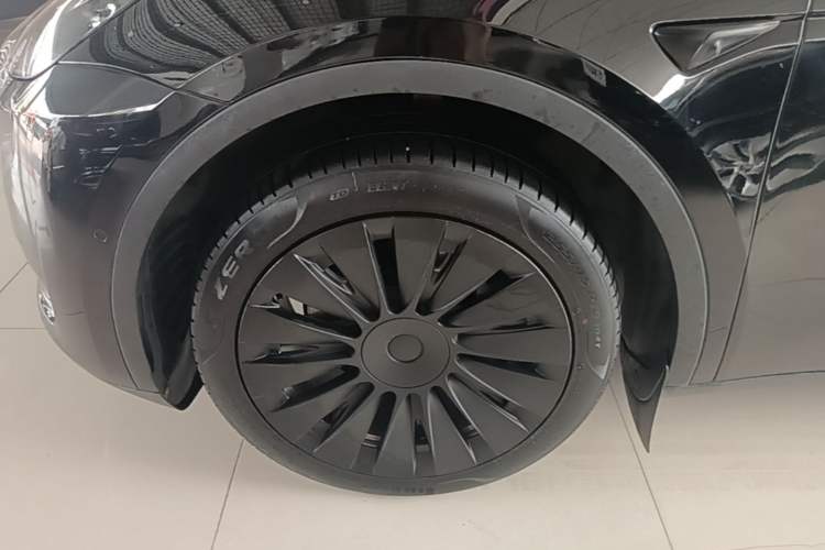 Used Tesla Model Y 2022 Revised Version Rear-Wheel Drive Left Front Wheel Hub