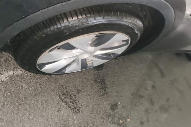 Used Tesla Model Y 2022 Revised Version Rear-Wheel Drive Left Front Wheel Hub