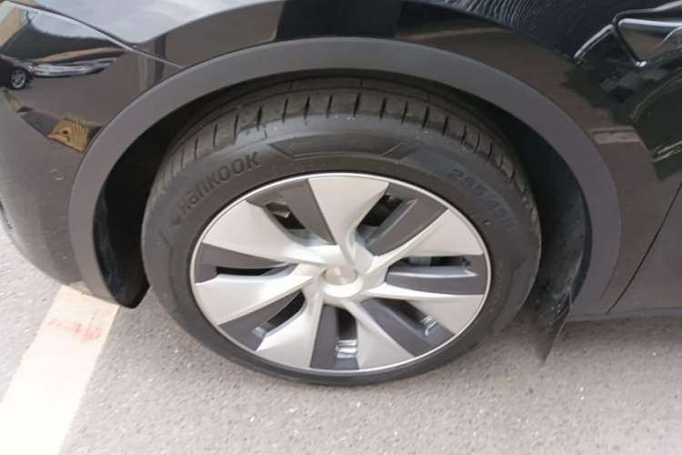 Used Tesla Model Y 2022 Revised Version Rear-Wheel Drive Left Front Wheel Hub