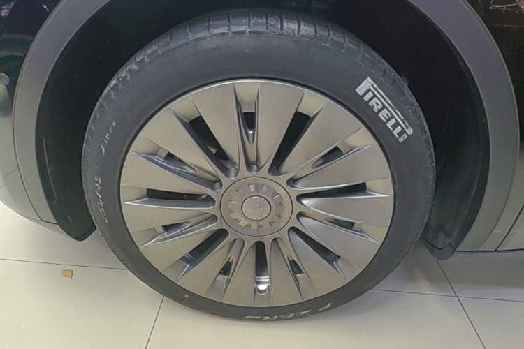 Used Tesla Model Y 2022 Revised Version Rear-Wheel Drive Left Front Wheel Hub