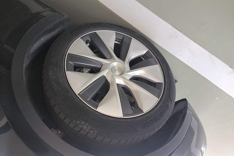 Used Tesla Model Y 2022 Revised Version Rear-Wheel Drive Left Front Wheel Hub