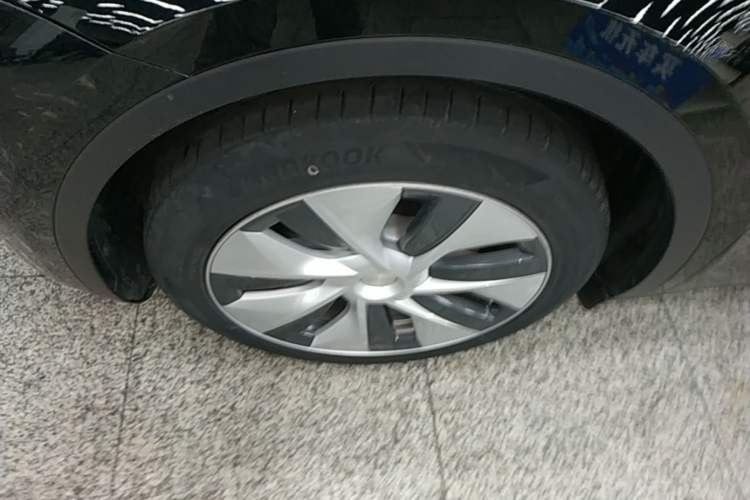 Used Tesla Model Y 2022 Revised Version Long-Range All-Wheel Drive Left Front Wheel Hub