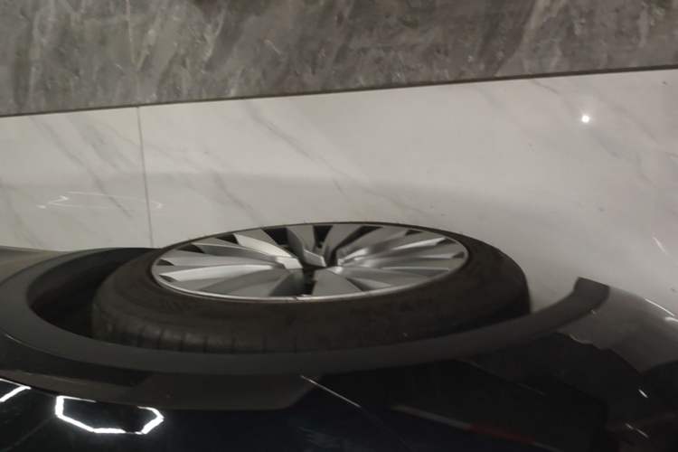 Used Tesla Model Y 2022 Revised Version Rear-Wheel Drive Left Front Wheel Hub