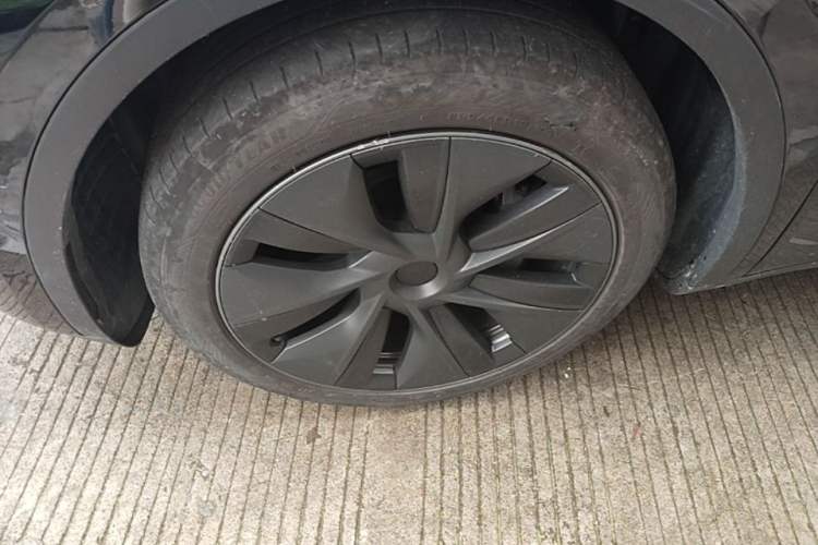 Used Tesla Model Y 2022 Revised Version Rear-Wheel Drive Left Front Wheel Hub