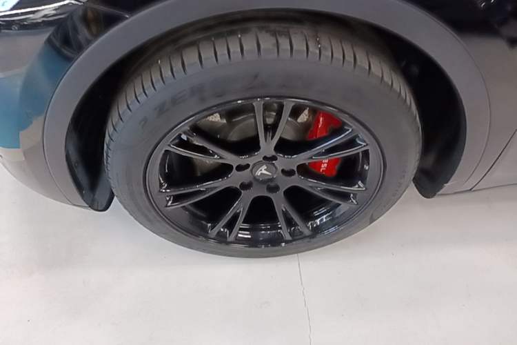 Used Tesla Model Y 2022 Revised Version Rear-Wheel Drive Left Front Wheel Hub