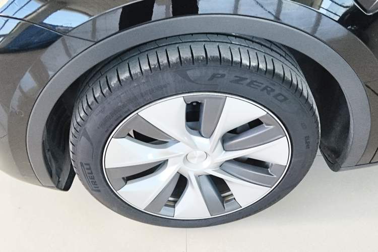 Used Tesla Model Y 2022 Revised Version Rear-Wheel Drive Left Front Wheel Hub