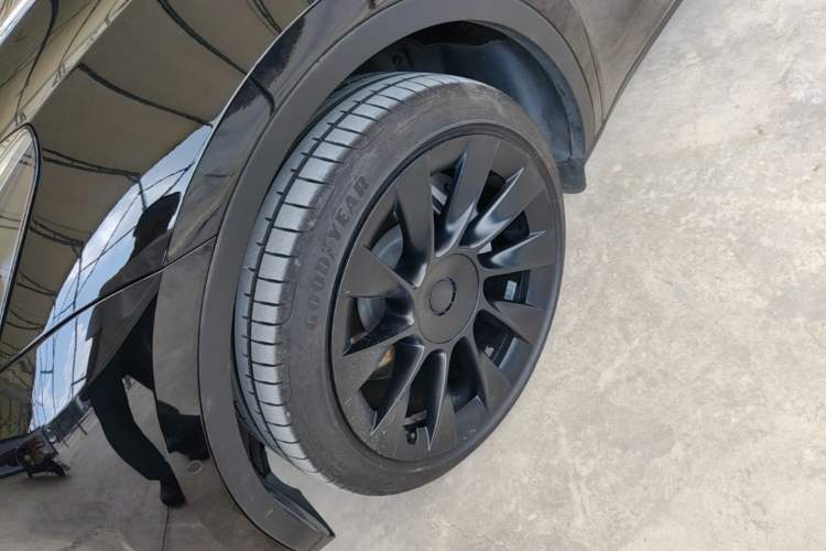 Used Tesla Model Y 2022 Revised Version Rear-Wheel Drive Left Front Wheel Hub