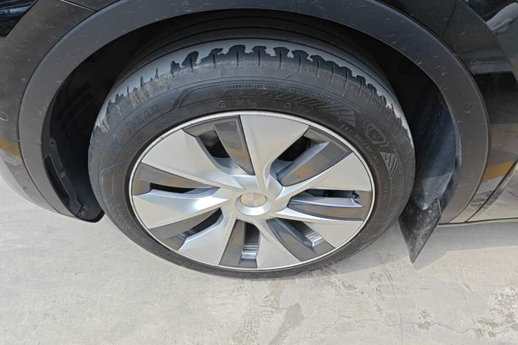 Used Tesla Model Y 2022 Revised Version Rear-Wheel Drive Left Front Wheel Hub