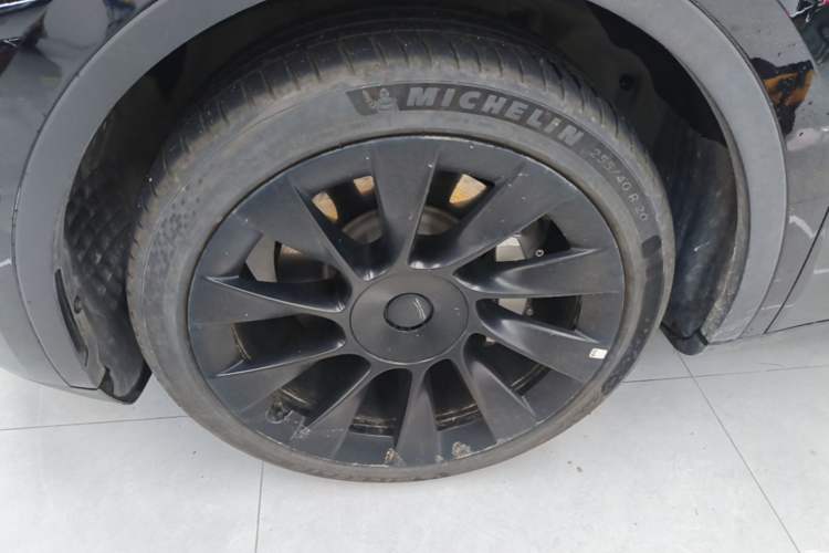 Used Tesla Model Y 2022 Revised Version Long-Range All-Wheel Drive Left Front Wheel Hub