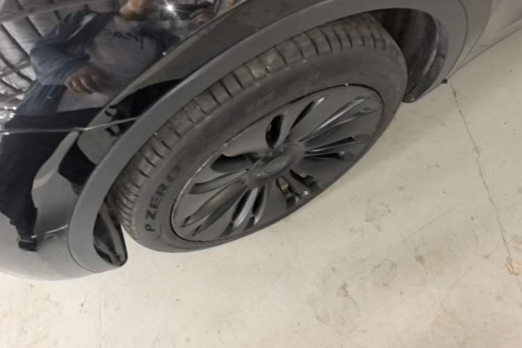 Used Tesla Model Y 2022 Revised Version Rear-Wheel Drive Left Front Wheel Hub