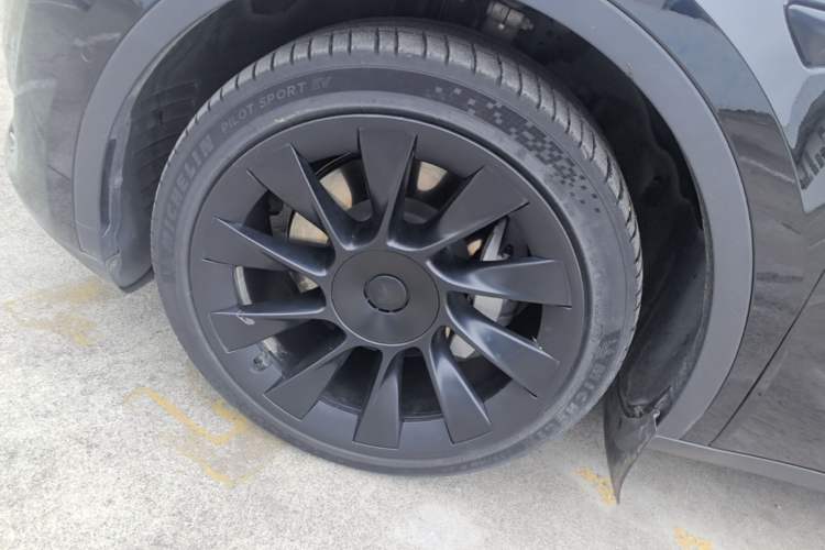 Used Tesla Model Y 2022 Revised Version Rear-Wheel Drive Left Front Wheel Hub