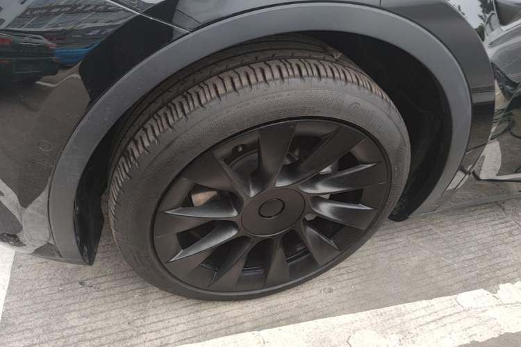 Used Tesla Model Y 2022 Revised Version Long-Range All-Wheel Drive Left Front Wheel Hub
