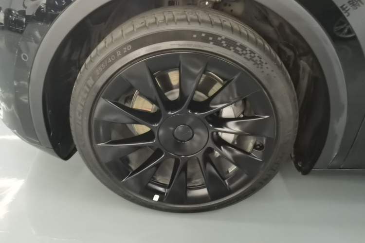 Used Tesla Model Y 2022 Revised Version Long-Range All-Wheel Drive Left Front Wheel Hub