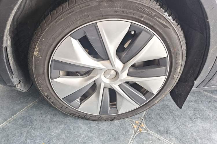 Used Tesla Model Y 2022 Revised Version Rear-Wheel Drive Left Front Wheel Hub