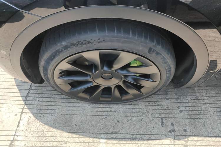 Used Tesla Model Y 2022 Rear-Wheel-Drive Version Left Front Wheel Hub