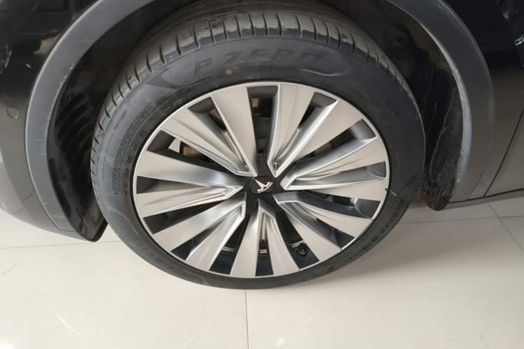 Used Tesla Model Y 2022 Revised Version Rear-Wheel Drive Left Front Wheel Hub