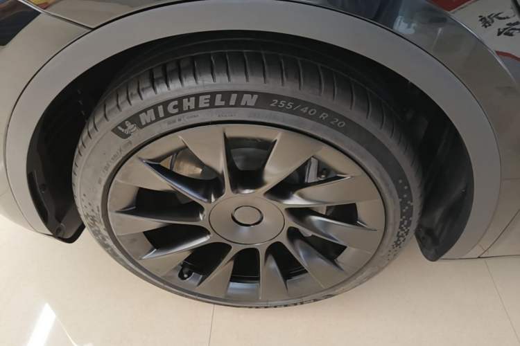 Used Tesla Model Y 2022 Rear-Wheel-Drive Version Left Front Wheel Hub