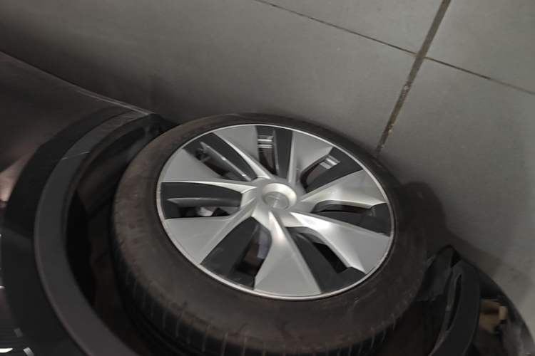 Used Tesla Model Y 2022 Revised Version Rear-Wheel Drive Left Front Wheel Hub