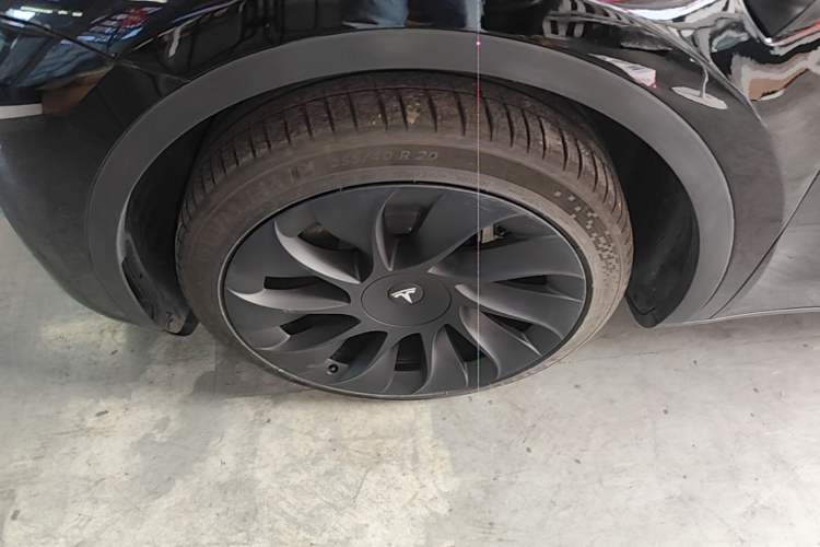 Used Tesla Model Y 2022 Rear-Wheel-Drive Version Left Front Wheel Hub