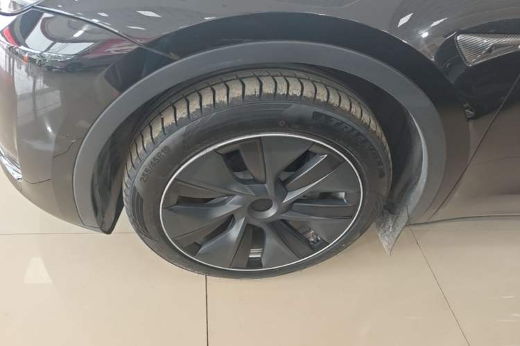 Used Tesla Model Y 2022 Revised Version Rear-Wheel Drive Left Front Wheel Hub