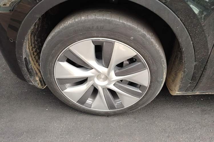 Used Tesla Model Y 2022 Revised Version Rear-Wheel Drive Left Front Wheel Hub