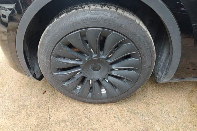 Used Tesla Model Y 2022 Revised Version Rear-Wheel Drive Left Front Wheel Hub