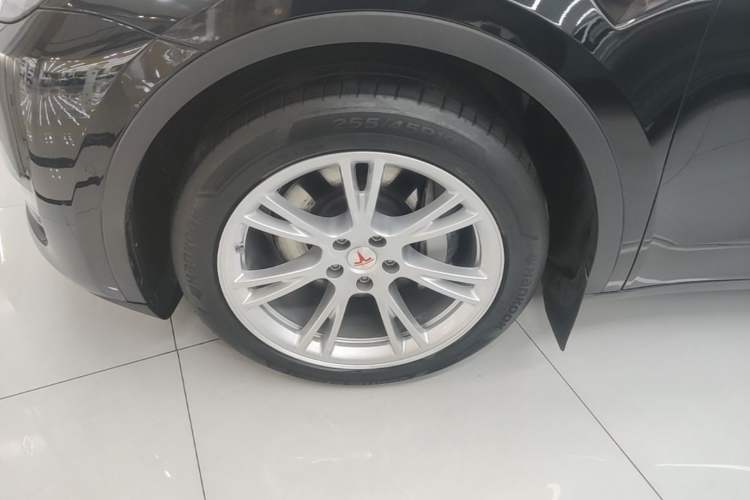 Used Tesla Model Y 2022 Revised Version Long-Range All-Wheel Drive Left Front Wheel Hub