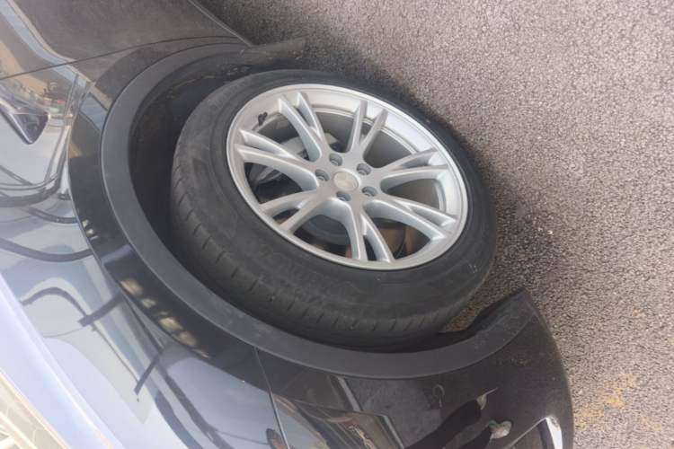 Used Tesla Model Y 2022 Rear-Wheel-Drive Version Left Front Wheel Hub