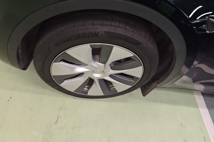 Used Tesla Model Y 2022 Revised Version Long-Range All-Wheel Drive Left Front Wheel Hub