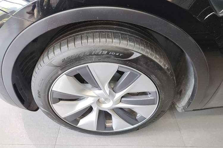 Used Tesla Model Y 2022 Revised Version Rear-Wheel Drive Left Front Wheel Hub