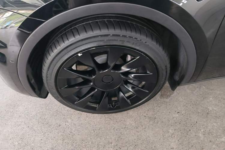 Used Tesla Model Y 2022 Revised Version Rear-Wheel Drive Left Front Wheel Hub