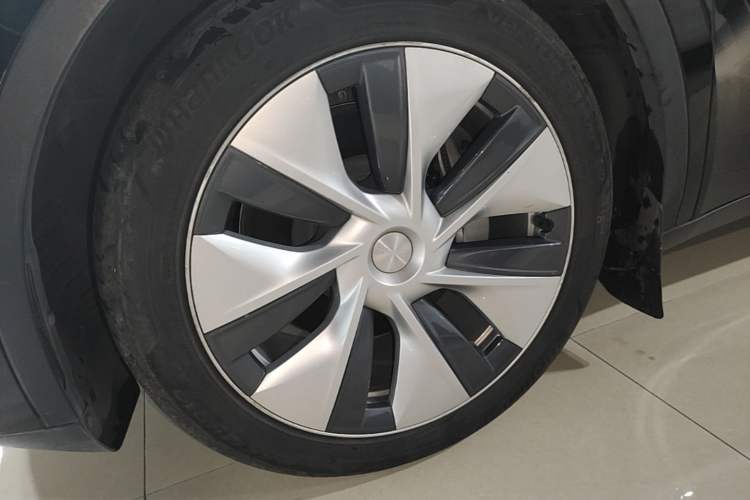 Used Tesla Model Y 2022 Revised Version Rear-Wheel Drive Left Front Wheel Hub